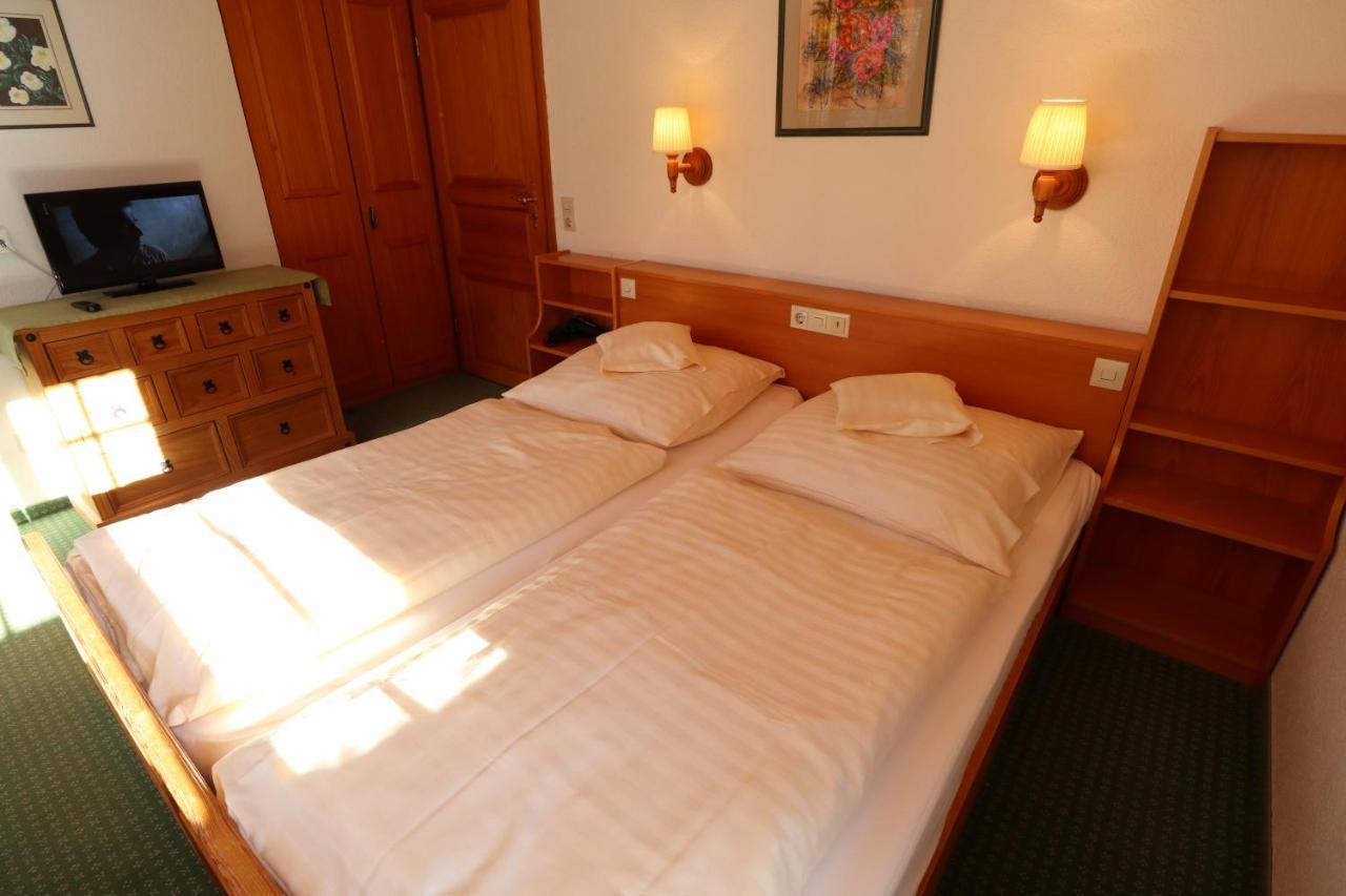 Hoehenpension Glashuette Bed&Breakfast Fruehstueckspension Hotel Garni Bonndorf im Schwarzwald Ngoại thất bức ảnh